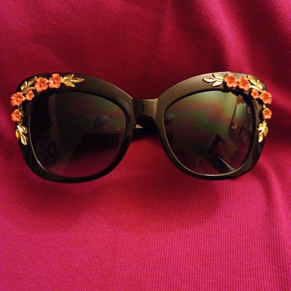 Black floral sunglasses